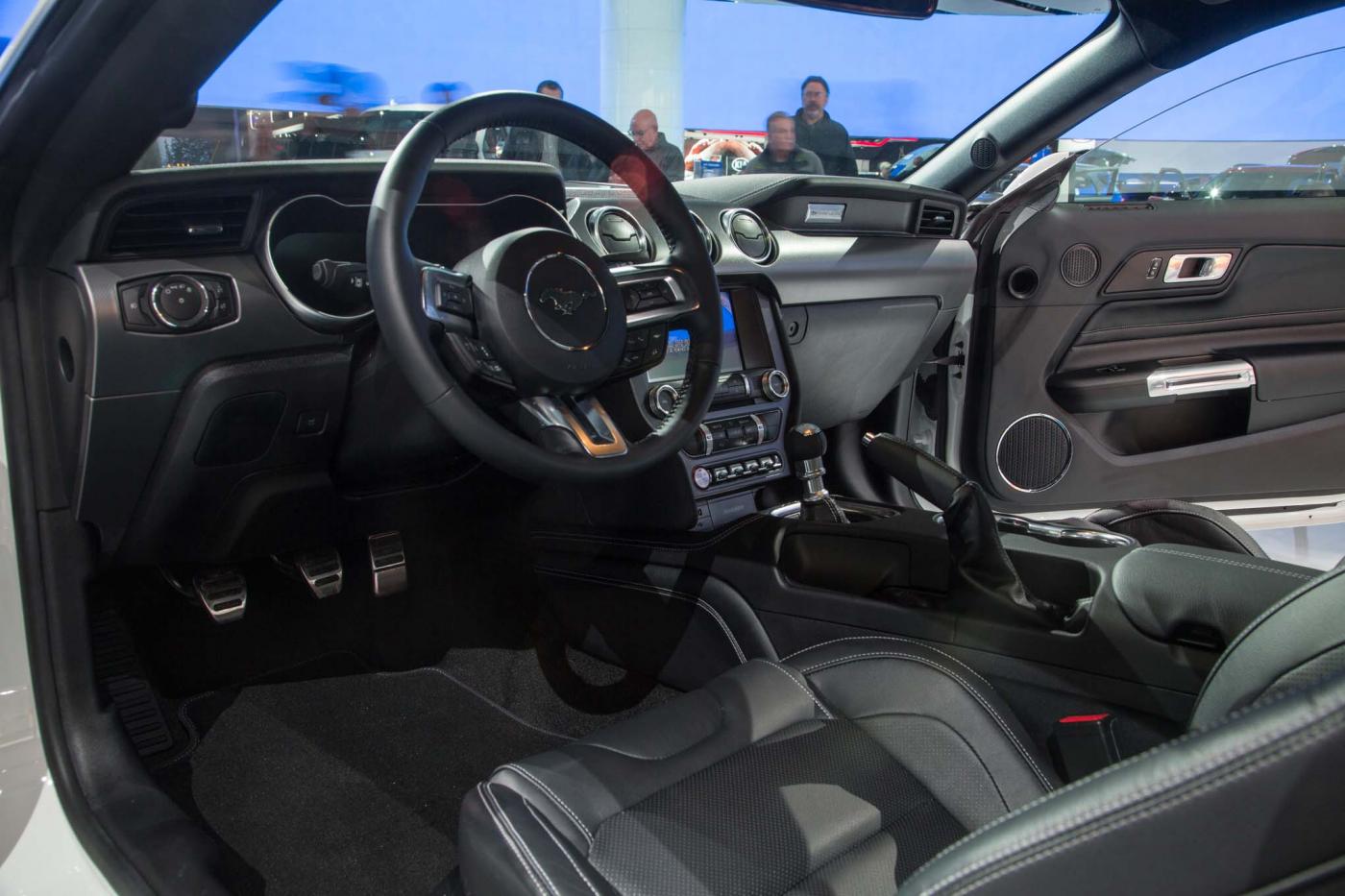 2018-Mustang-Interior-1.jpg