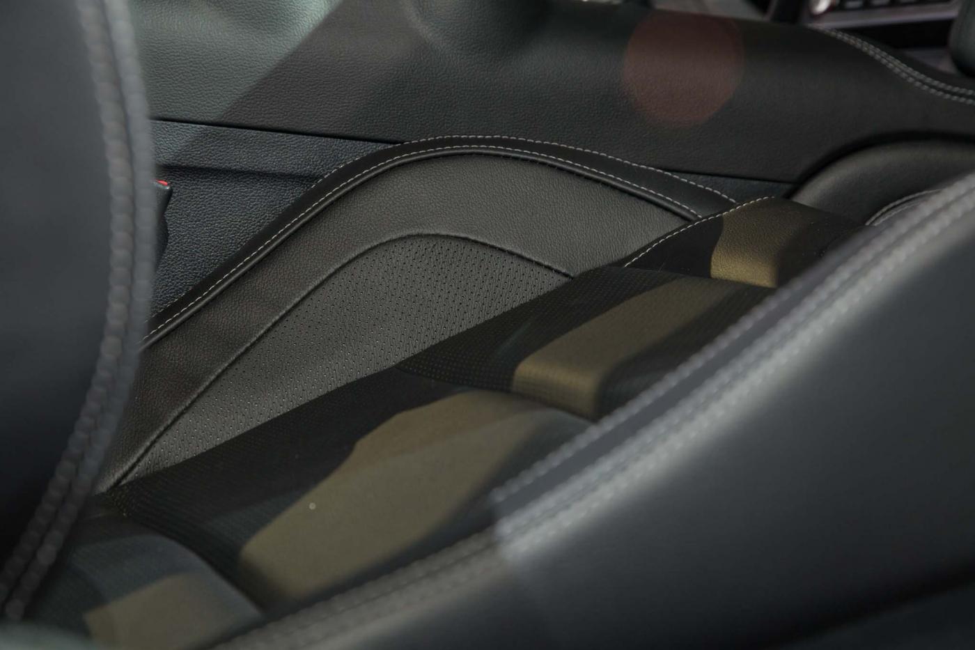 2018-Mustang-Interior-11.jpg